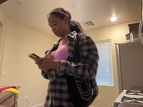 Snapshot of Cum2Charm chatting on September 2025 03:07:02 PM Cum2Charm online show from September 2025 03:07:02 PM