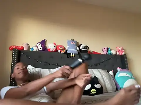 Snapshot of Cum2Charm chatting on September 2025 01:55:01 PM Cum2Charm online show from September 2025 01:55:01 PM