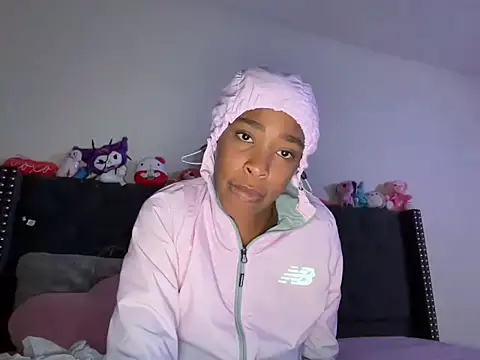 Snapshot of Cum2Charm chatting on October 2025 01:44:02 PM Cum2Charm online show from October 2025 01:44:02 PM