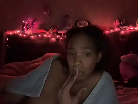 Snapshot of Cum2Charm chatting on October 2025 02:35:01 AM Cum2Charm online show from October 2025 02:35:01 AM