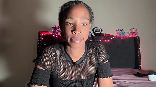 Snapshot of Cum2Charm chatting on October 2025 01:28:02 AM Cum2Charm online show from October 2025 01:28:02 AM