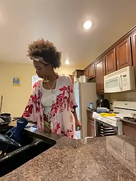 Snapshot of Cum2Charm chatting on March 2025 05:46:01 PM Cum2Charm online show from March 2025 05:46:01 PM