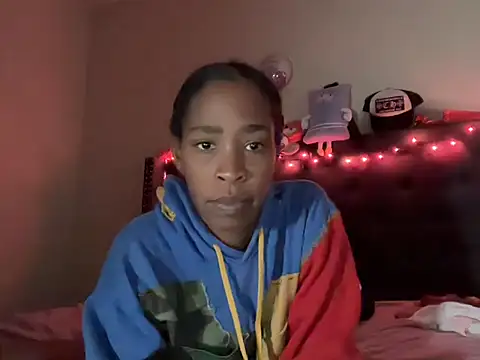 Snapshot of Cum2Charm chatting on October 2025 01:01:02 PM Cum2Charm online show from October 2025 01:01:02 PM