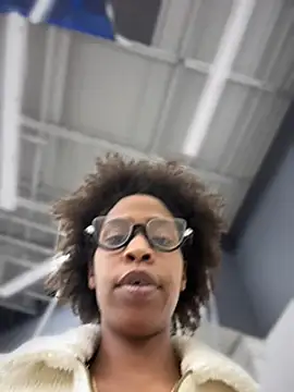 Snapshot of Cum2Charm chatting on March 2025 11:26:01 PM Cum2Charm online show from March 2025 11:26:01 PM