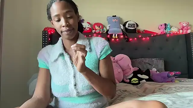 Snapshot of Cum2Charm chatting on September 2025 12:38:01 AM Cum2Charm online show from September 2025 12:38:01 AM