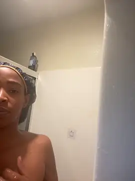 Snapshot of Cum2Charm chatting on October 2025 01:01:02 PM Cum2Charm online show from October 2025 01:01:02 PM