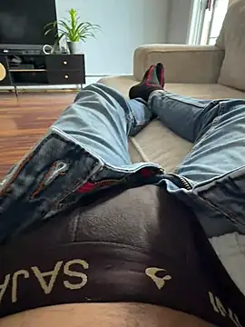 YourPersonall online show from April 2026 10:29:02 PM