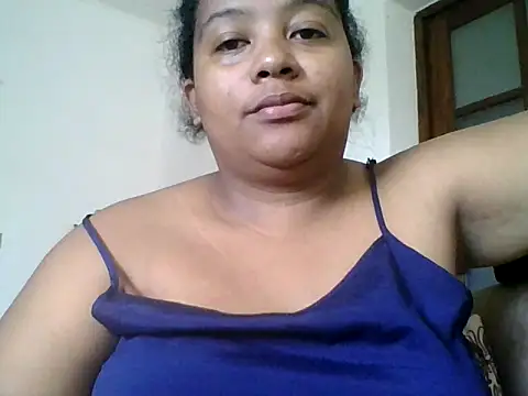 Snapshot of PRETTY-MI chatting on November 2025 09:01:01 AM PRETTY-MI online show from November 2025 09:01:01 AM