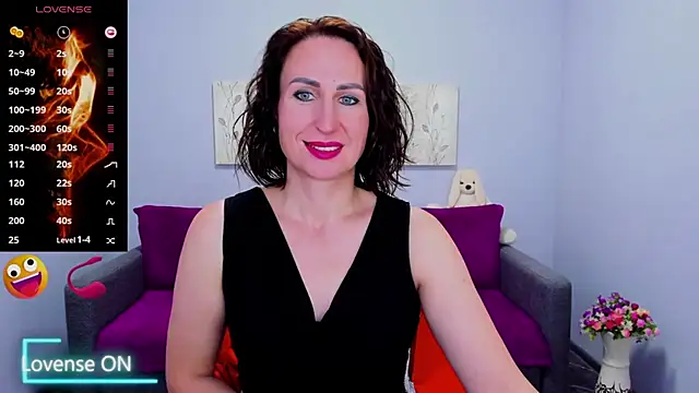 Nia Smithh online show from October 2025 12:39:05 PM