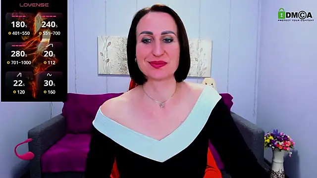 Nia Smithh online show from March 2025 01:07:01 PM