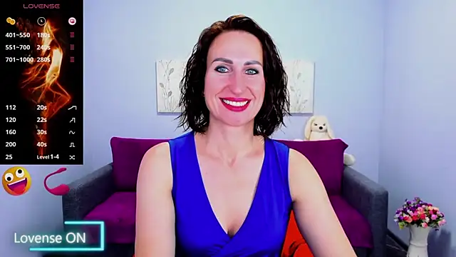 Nia Smithh online show from October 2025 12:09:01 PM