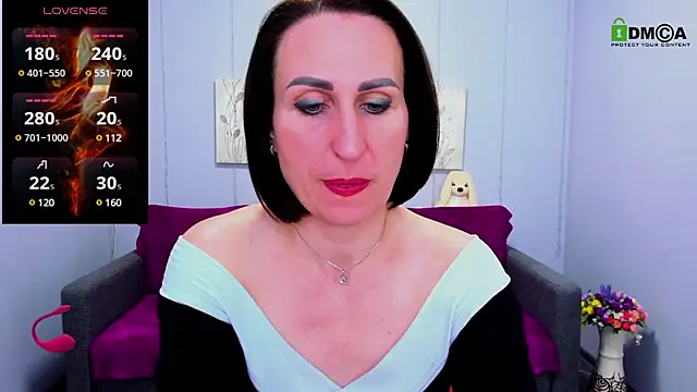 Nia Smithh online show from March 2025 06:48:01 PM