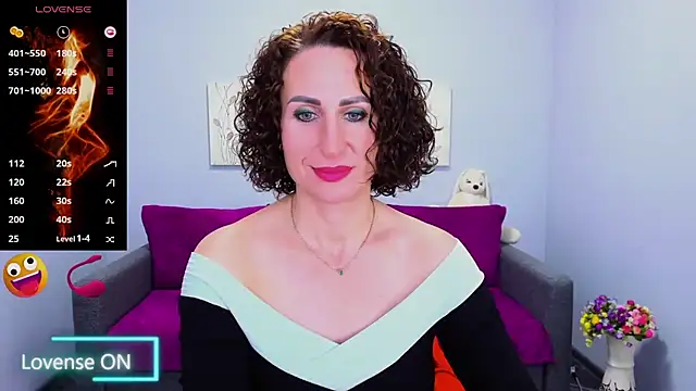 Nia Smithh online show from November 2025 01:15:01 PM