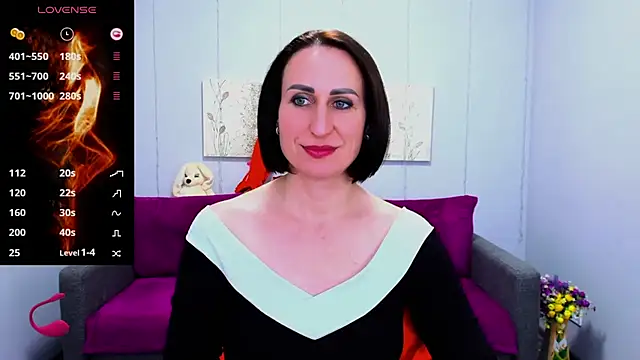 Nia Smithh online show from February 2025 06:10:02 PM