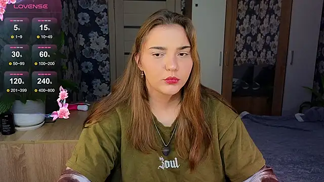 Snapshot of _momiji_ chatting on November 2025 09:24:02 AM momiji online show from November 2025 09:24:02 AM