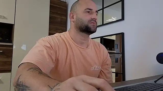 moonjoey online show from April 2026 05:58:01 AM