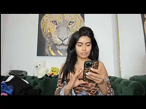 Snapshot of AnnaKarin chatting on February 2025 11:44:02 AM AnnaKarin online show from February 2025 11:44:02 AM