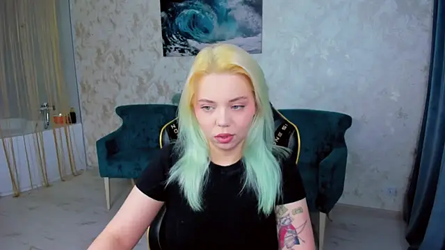 Snapshot of EnergyBunny_1 chatting on November 2025 07:25:02 PM EnergyBunny 1 online show from November 2025 07:25:02 PM