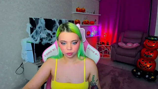 Snapshot of EnergyBunny_1 chatting on October 2025 05:10:01 PM EnergyBunny 1 online show from October 2025 05:10:01 PM