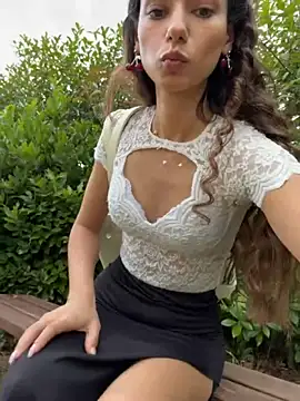  MiaQueen  online show from June 2026 03:49:02 PM