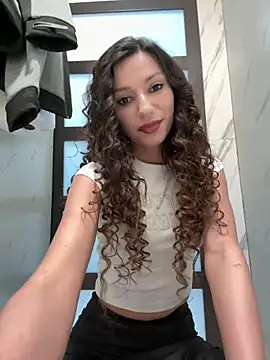  MiaQueen  online show from May 2026 03:01:02 AM