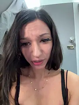  MiaQueen  online show from March 2026 10:22:02 PM