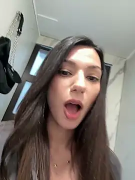  MiaQueen  online show from March 2026 10:49:02 PM