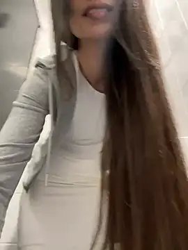  MiaQueen  online show from March 2026 10:54:01 PM