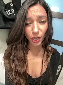  MiaQueen  online show from April 2026 10:27:02 PM