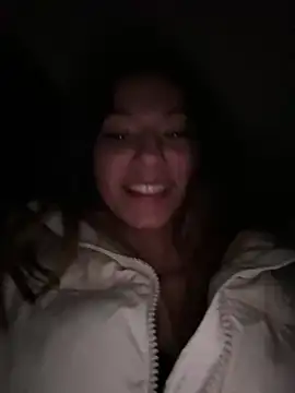 Snapshot of _MiaQueen_ chatting on December 2024 01:27:02 AM MiaQueen online show from December 2024 01:27:02 AM