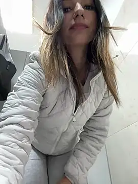 Snapshot of _MiaQueen_ chatting on February 2025 09:58:02 PM MiaQueen online show from February 2025 09:58:02 PM