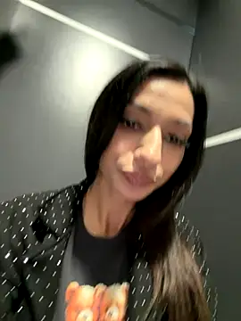  MiaQueen  online show from November 2025 12:27:01 AM