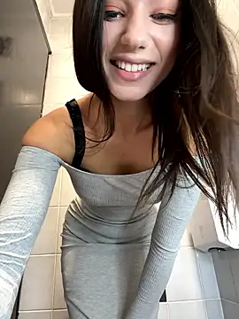  MiaQueen  online show from January 2026 10:24:02 PM