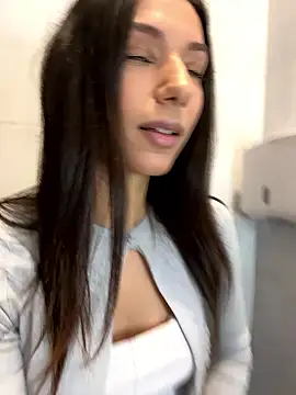  MiaQueen  online show from January 2026 10:59:02 PM