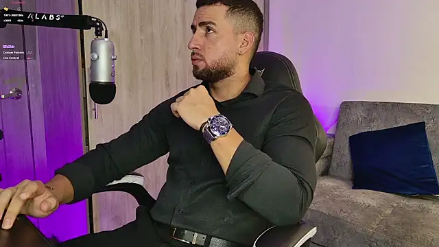 Snapshot of mr_david_cox chatting on February 2025 12:41:01 AM mr david cox online show from February 2025 12:41:01 AM