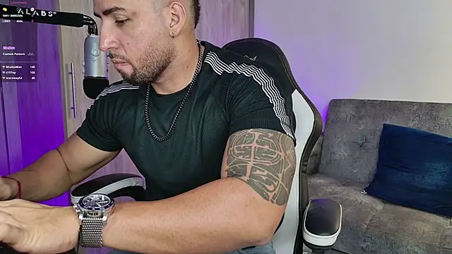 Snapshot of mr_david_cox chatting on February 2025 03:45:02 AM mr david cox online show from February 2025 03:45:02 AM