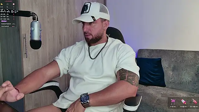 Snapshot of mr_david_cox chatting on February 2025 11:04:02 PM mr david cox online show from February 2025 11:04:02 PM