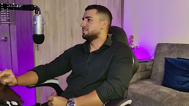 Snapshot of mr_david_cox chatting on February 2025 01:16:01 PM mr david cox online show from February 2025 01:16:01 PM