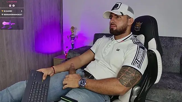 Snapshot of mr_david_cox chatting on February 2025 03:32:02 AM mr david cox online show from February 2025 03:32:02 AM