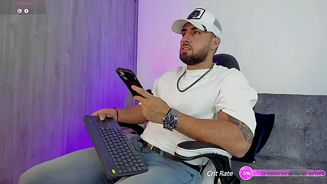 Snapshot of mr_david_cox chatting on February 2025 12:06:02 AM mr david cox online show from February 2025 12:06:02 AM