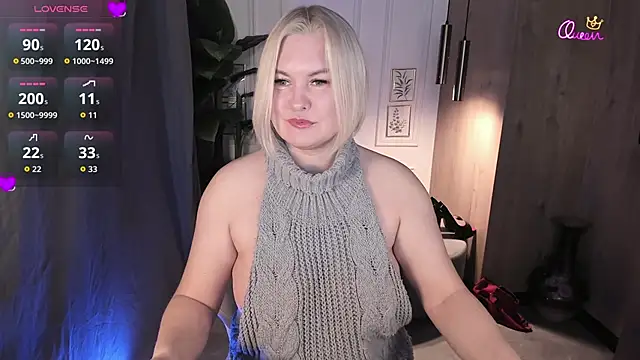 Snapshot of YolandaKiss chatting on April 2026 08:28:01 PM YolandaKiss online show from April 2026 08:28:01 PM