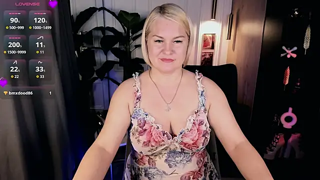 YolandaKiss online show from June 2026 08:30:01 PM