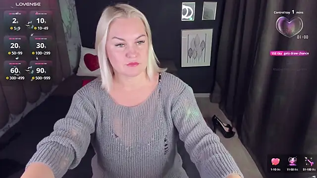 Snapshot of YolandaKiss chatting on October 2025 06:31:01 PM YolandaKiss online show from October 2025 06:31:01 PM