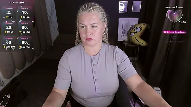 Snapshot of YolandaKiss chatting on September 2025 08:09:01 PM YolandaKiss online show from September 2025 08:09:01 PM