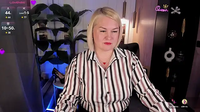 Snapshot of YolandaKiss chatting on May 2026 08:05:01 PM YolandaKiss online show from May 2026 08:05:01 PM