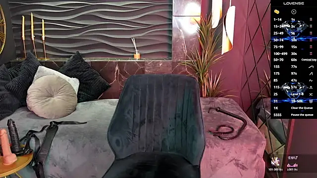 KylieMellow online show from November 2025 05:30:01 AM