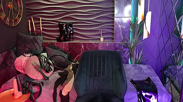 KylieMellow online show from November 2025 05:35:02 AM