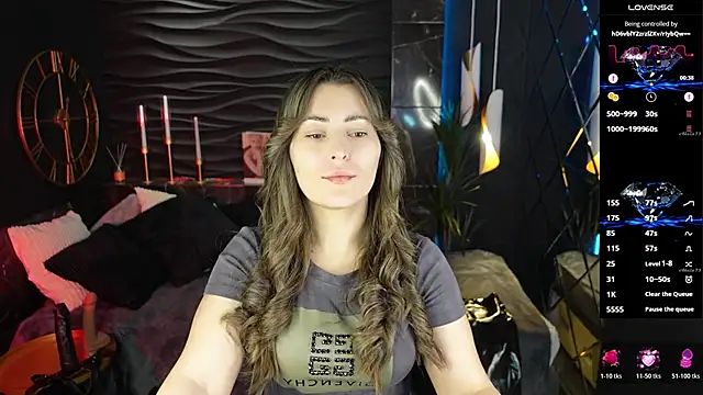 KylieMellow online show from May 2026 01:37:02 PM