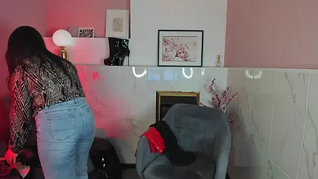 KylieMellow online show from October 2025 01:41:02 PM