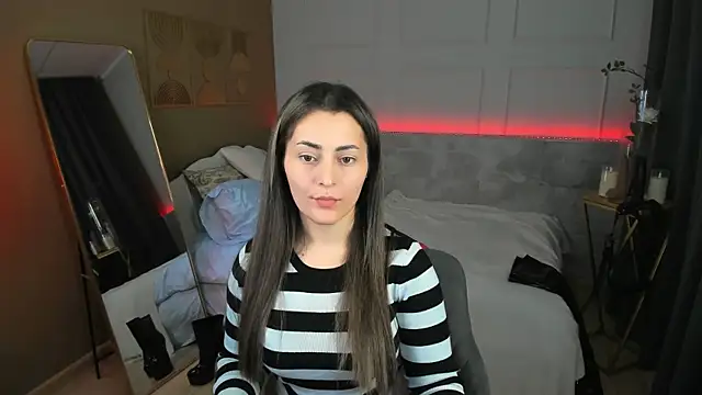 KylieMellow online show from April 2026 01:37:01 PM